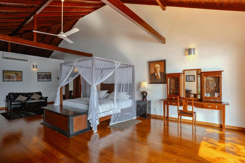 6 Bedroom Villa in Bentota