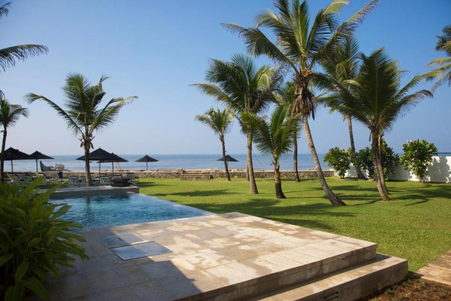 Beachfront villa in Boossa