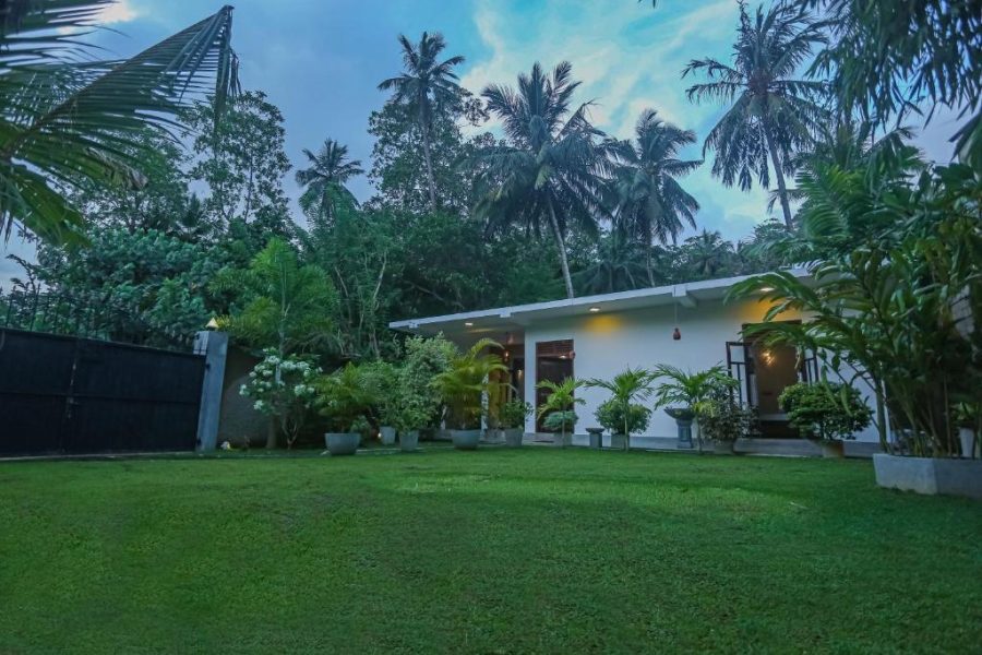 2 Bedrooms Villa in Unawatuna