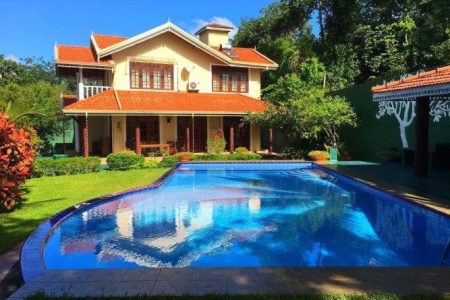 Modestly elegant Villa in Aluthgama