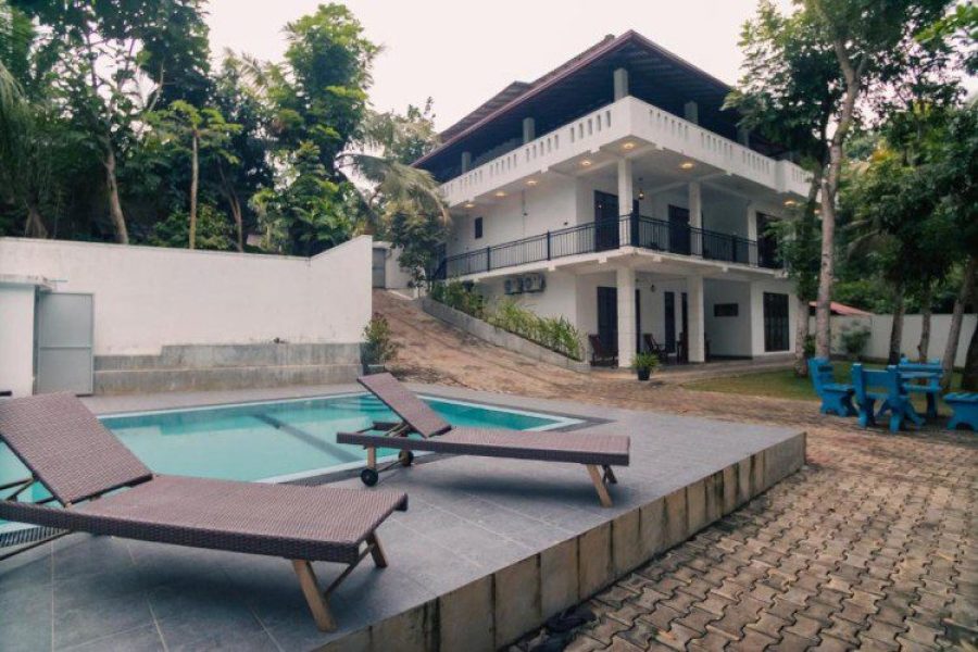 Decagon villa in Galle