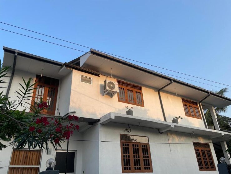 8 Bed Rooms Villa Hiriketiya