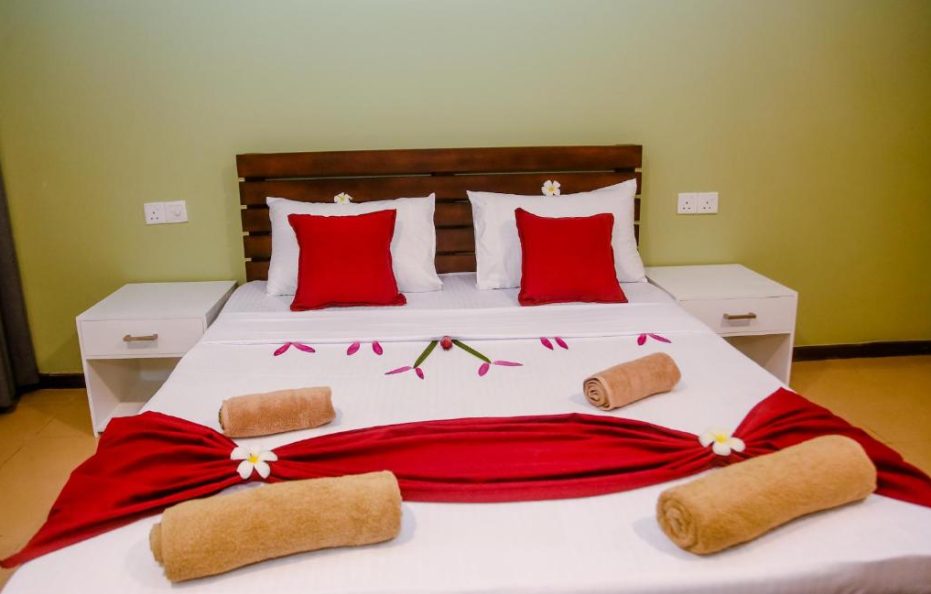 11 Bed Rooms Hotel Mirissa