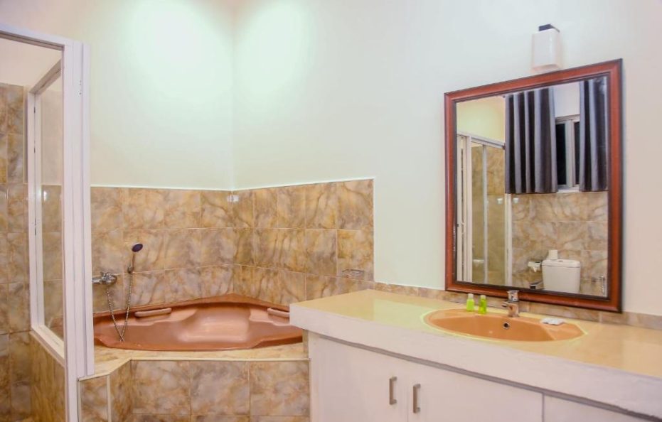 11 Bed Rooms Hotel Mirissa