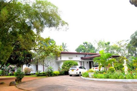 5 Bed Rooms Villa in Gampola