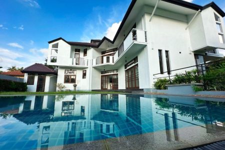 5 Bed Rooms Luxury Villa in Colombo