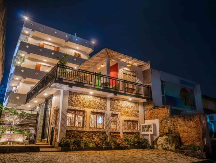 Brixi Villa and Cafe