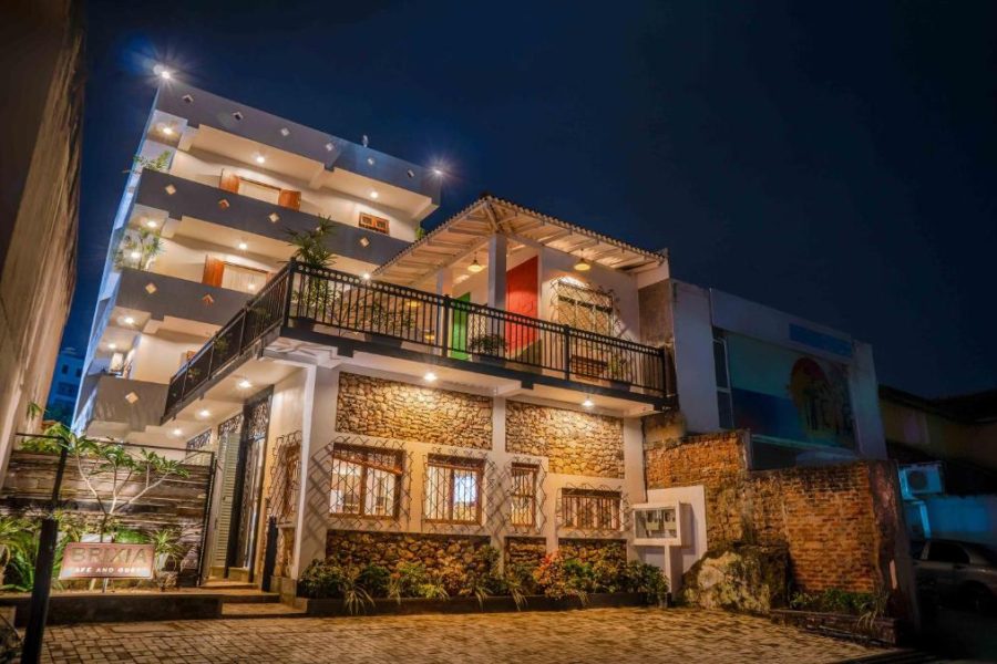 Brixi Villa and Cafe