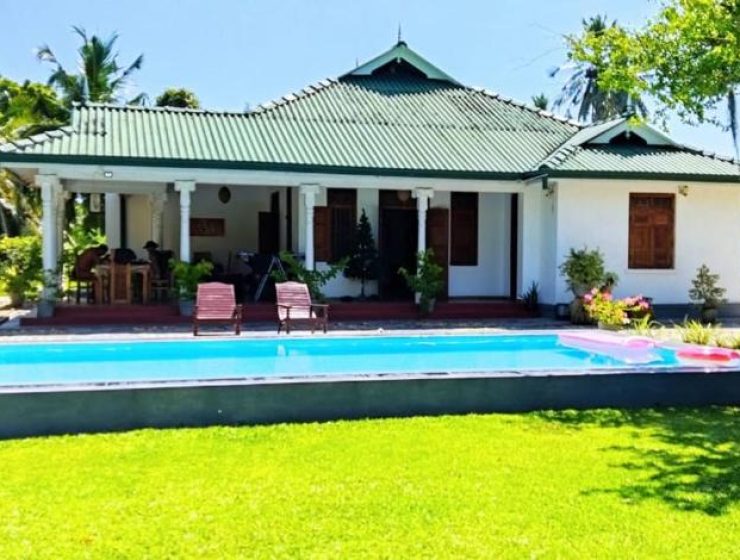 Green Garden 4 Bedrooms villa Hikkaduwa