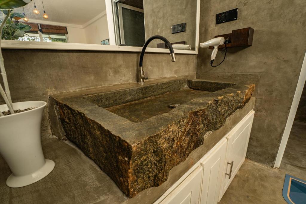 The Tropical Hideaway – Galle (Wanchawala)